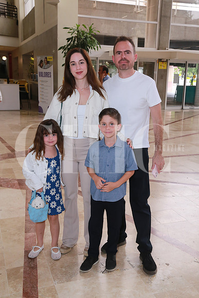 Andrea Gutíerrez de Velarde, Gabriel Velarde, Sofia Velarde y Gabo Velarde
