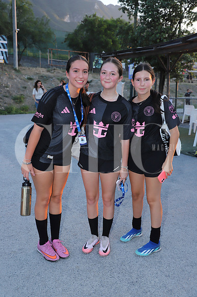 Isabela Carmona, Elisa Padilla y Consuelo Aguirre 0