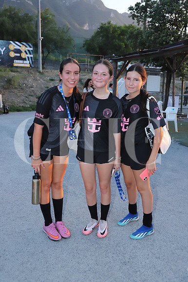 Isabela Carmona, Elisa Padilla y Consuelo Aguirre 1