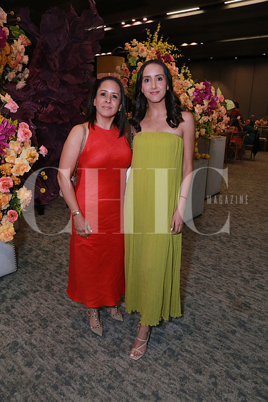 Karla Oyervidez y Fernanda Breseda (4)
