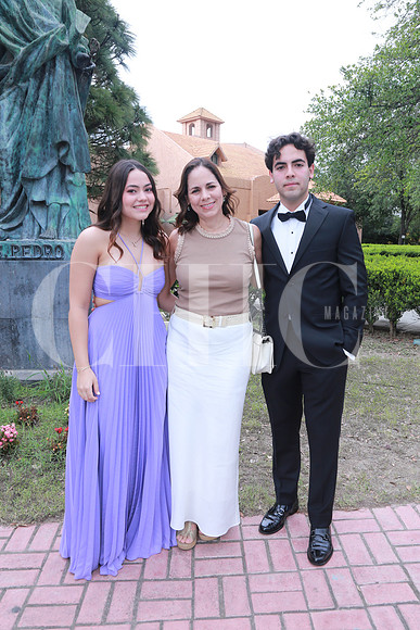 Alejandra Hernández, Gabriela Guzmán y Gabriel Hernández (2)