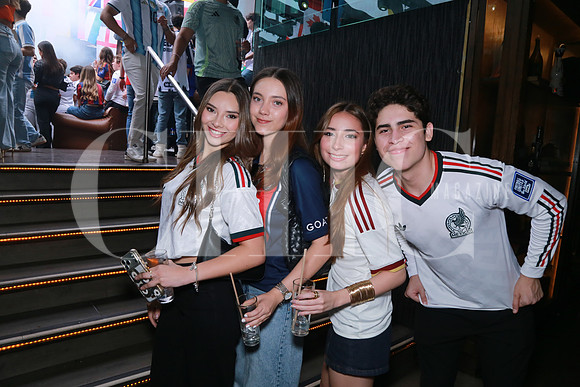 Danna Reyes, Monserrat Velez, Cynthia Guajardo y Enique Villabos (2)