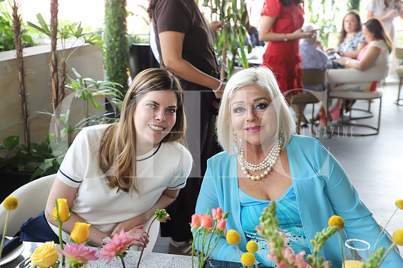 Gaby González y Mony Zavala 1