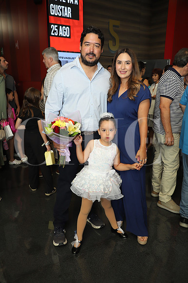 Mauricio Arredondo, Viviana Arredondo y Melisa Uribe de Arredondo 0