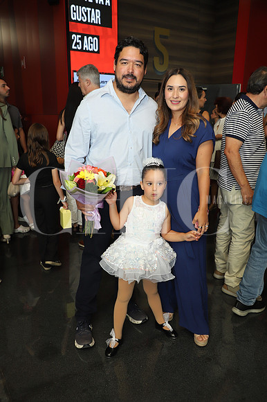 Mauricio Arredondo, Viviana Arredondo y Melisa Uribe de Arredondo 1