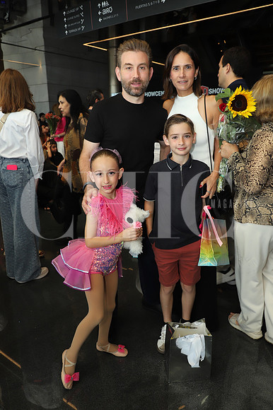 Arturo Barrera, Marifer Siller, Isabel Barrera y Arturo Barrera 0