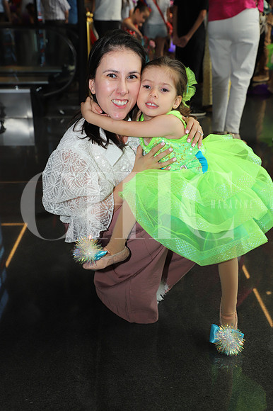Mónica González y Roberta Elizondo 1