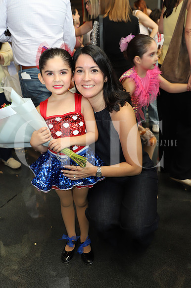Alejandra Ramírez y Catalina Gil 0