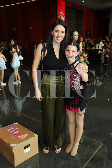 Marian Quiroga de Azcunaga y Mariana Azcunaga 1