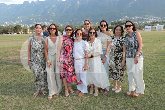 Cecilia Kaun, Susana Treviño, Lorena Vega, Claudia Gutierrez, Claudia Ballí, Karla Assad, Karina Assad, Betty Jasso y Priscila Lozano 2