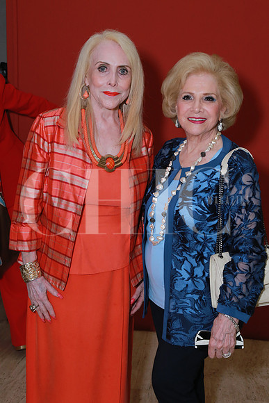 Tey González de Salas y Sandra Santos de De la Garza