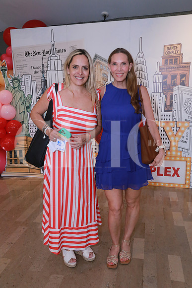 Gaby Izquierdo y Marcela Mejia (2)