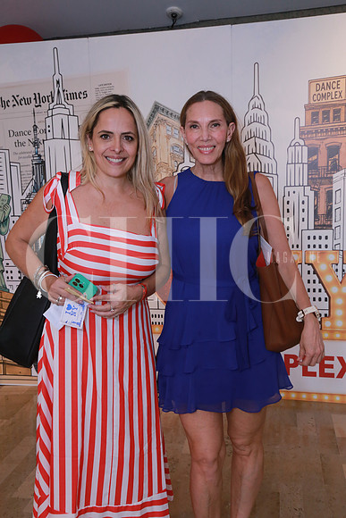 Gaby Izquierdo y Marcela Mejia