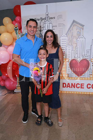 MIguel Rivas, Mariana González y Elí Rivas (4)