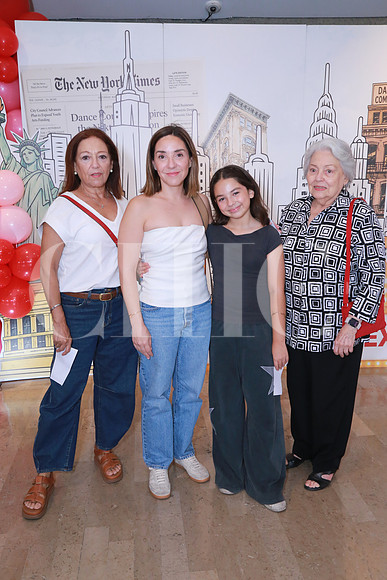 Teresa García, Mariana Romero, Mara Escamilla y Teresa Sada