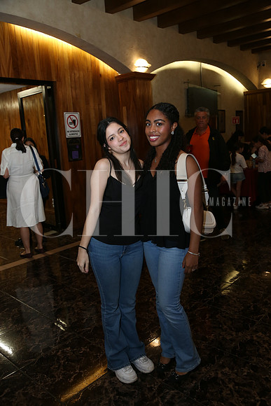 Pamela Cuellar y Mariana Essomba
