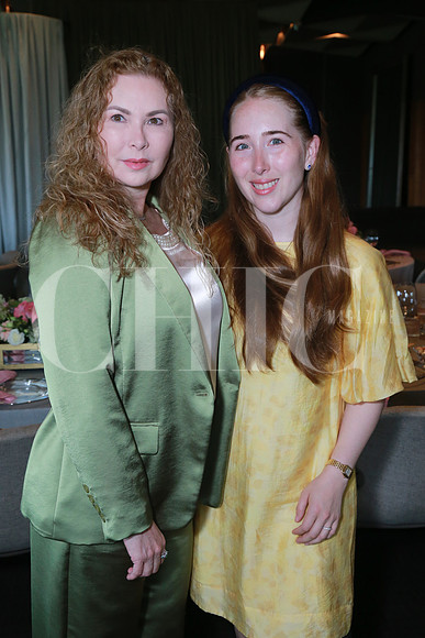 Gabriela Villarreal y Venecia Garza (3)
