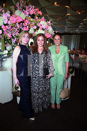 Patricia Flores de Villarreal, Nini Garza de Navarro y Susana Gorena de Flores (2)