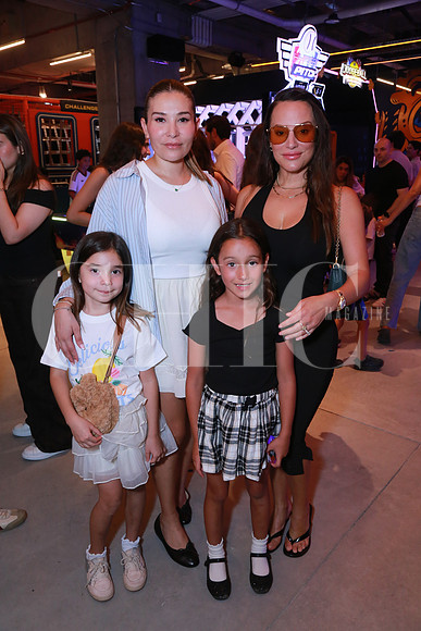 Alejandra Yllan, Vivi Villarreal de Pérez Salinas Bárbara Riojas y Milena Pérez Salinas