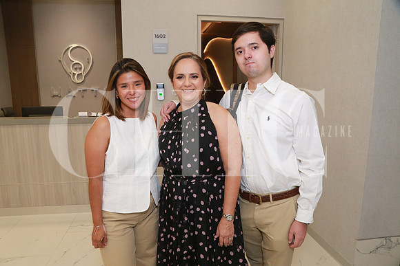 Angélica González, Karla González de Saldivar y Luis Enrique Saldivar (3)