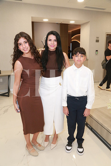 Celeste Lizarraga, Cynthia Roríguez y Esteban Lizarraga (2)