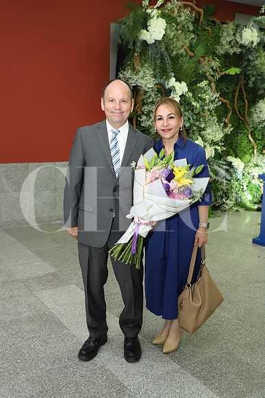 Eduardo Benavides y Julia Benavides 0