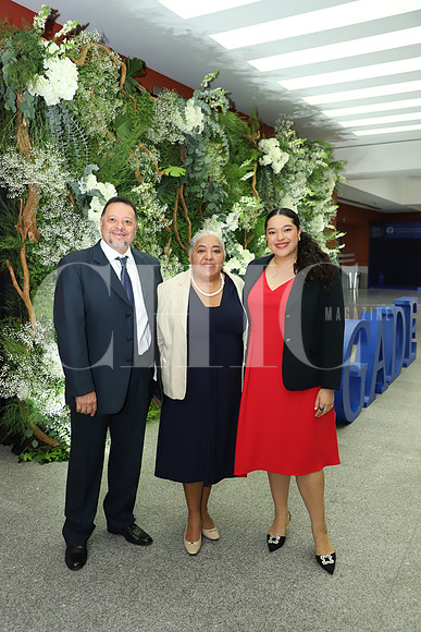 Carlos Galván, Lucia Ayala y Karen Galván 1