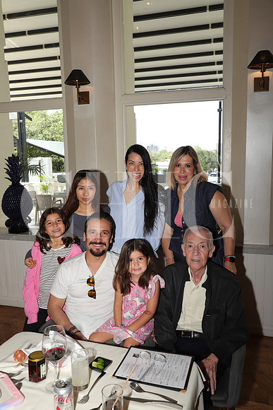 Citlali Vazquez, Anika Berard, Carlos Berard, Erika Arcaute, Charlotte Berard, Gabriela Arcaute y Carlos Berard 3