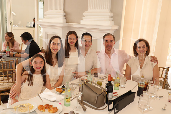 Balbina Villarreal, Catalina Villarreal, Paulina Villarreal, Fernando Villarreal, Daniel Villarreal y Paulina Garza 5