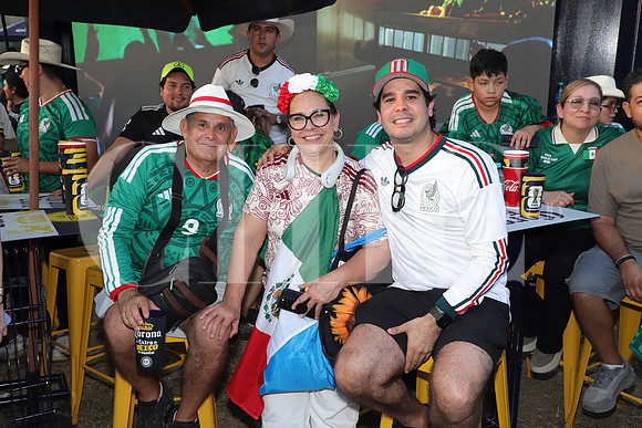 Ciro Zarzosa, Cecilia Flores y Jorge Zarzosa 3
