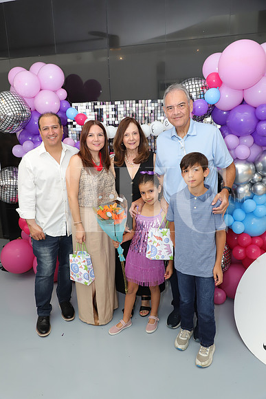 Alejandro Alcalá, Genoveva Lopez, Genoveva Saldaña, Francisco Lopez, Becky Alcalá y Alejandro Alcalá 2
