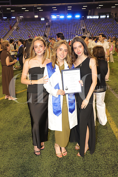 Paola Burgueño, Mariana Burgueño y Rebeca Burgueño 2