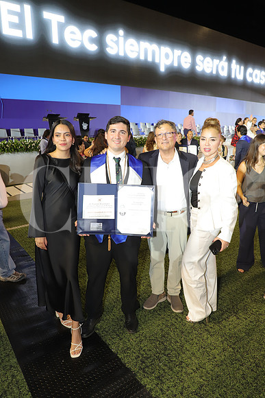 Gabriela Figueroa, Francisco Santa Cruz, Francisco Santa Cruz y Eliana Romo 3