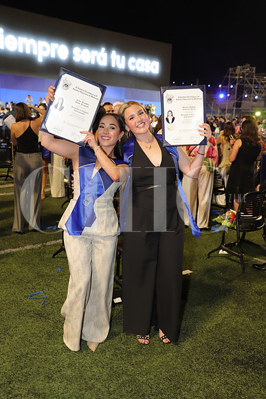 Frida Rojas y Daniela Terrazas 2