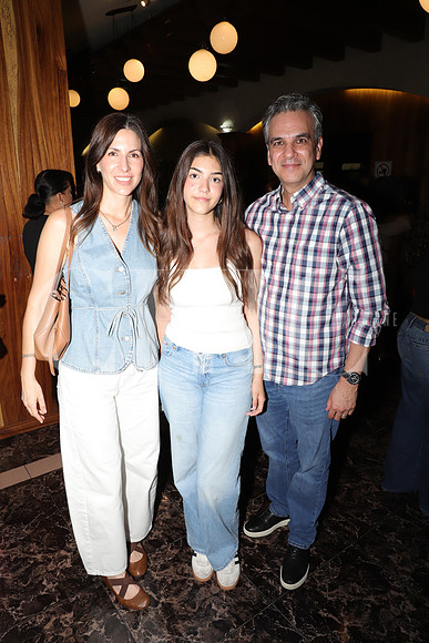 Marisa Alvarez, Victoria Rodarte y Roberto Rodarte 4