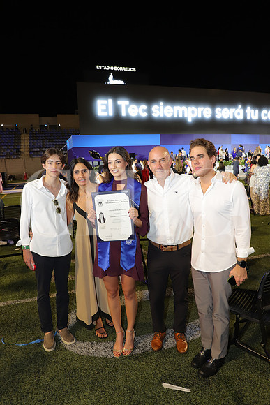 Juan Carlos Nieto, Claudia Artolosaga, Juan Carlos Nieto, Marina Nieto y Tomas Alcalde 2