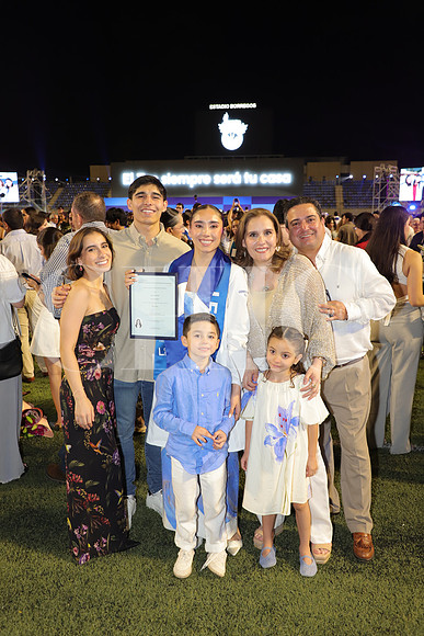 Ana Pau Jimenez, Leonardo Jimenez, Adriana Jimenez, Adriana Soto, Dominika García, Mauricio García y Alfonso García 2