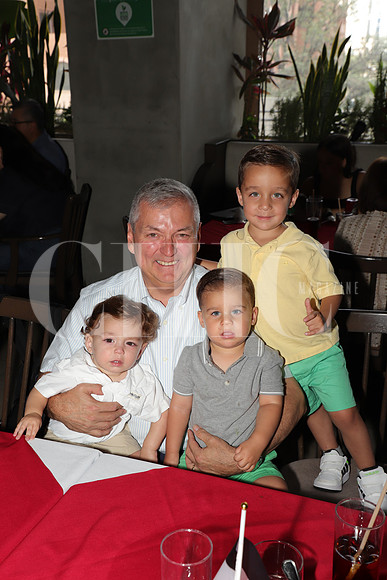 Ricardo Gonzalez, Alonso Forseck, Marcelo Gonzalez y Andrés gonzalez 7