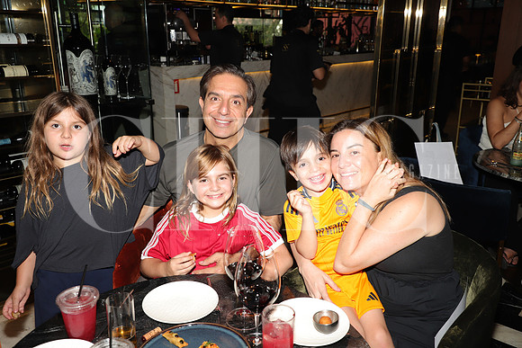 Santiago Clariond, Nicolas Clariond, Chloe Clariond, Ines Clariond y Ana Paula Clariond 6