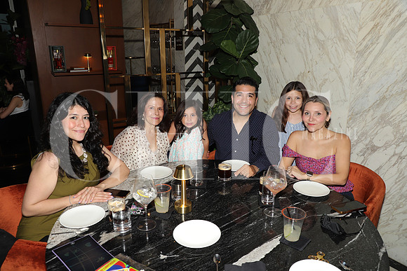 Maria Fernanda Rodríguez, Martha Gaytan, Luciana Rodríguez, Jesús Eduardo Rodríguez, Lola Porras, Loretta Rodríguez 3