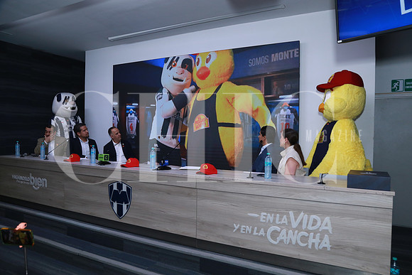 Eduardo Martínez Treviño, Jorge Carlos Ochoa, Javier Sánchez, José Ochoa y Carolina Aguirre (2)