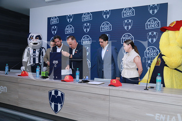 Eduardo Martínez Treviño, Jorge Carlos Ochoa, Javier Sánchez, José Ochoa y Carolina Aguirre (4)
