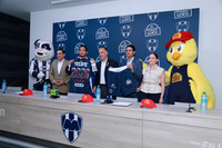 Eduardo Martínez Treviño, Jorge Carlos Ochoa, Javier Sánchez, José Ochoa y Carolina Aguirre (5)