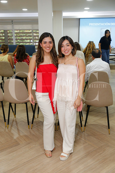 Andrea Aldaa y Claudia Piñeiro (3)