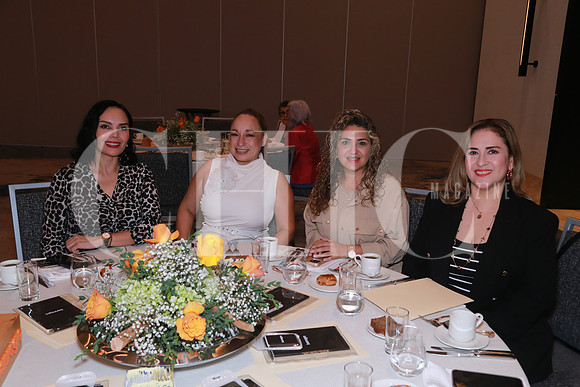 María Esther García, Marilú Juárez, Jessica Neaves y Doris Rodríguez