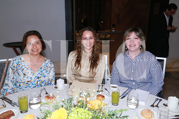 Mónica Montiel, Olga SIlva y Elizabeth Cavazos
