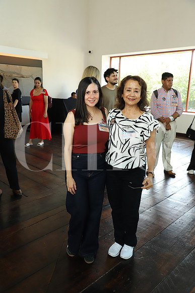 karla Escobar y Josefina Rodriguez de Escobar 0
