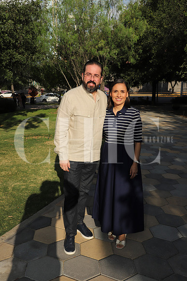Roberto Hinojosa y Melisa Segura 1