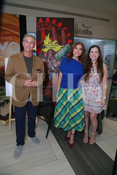 David Eaton, Verónica de Eaton y Milarca Fernández (2)