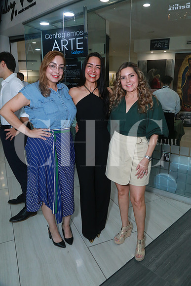 Fátima Oyervides, Tony Oyervidez y Adriana Oyervidez (3)
